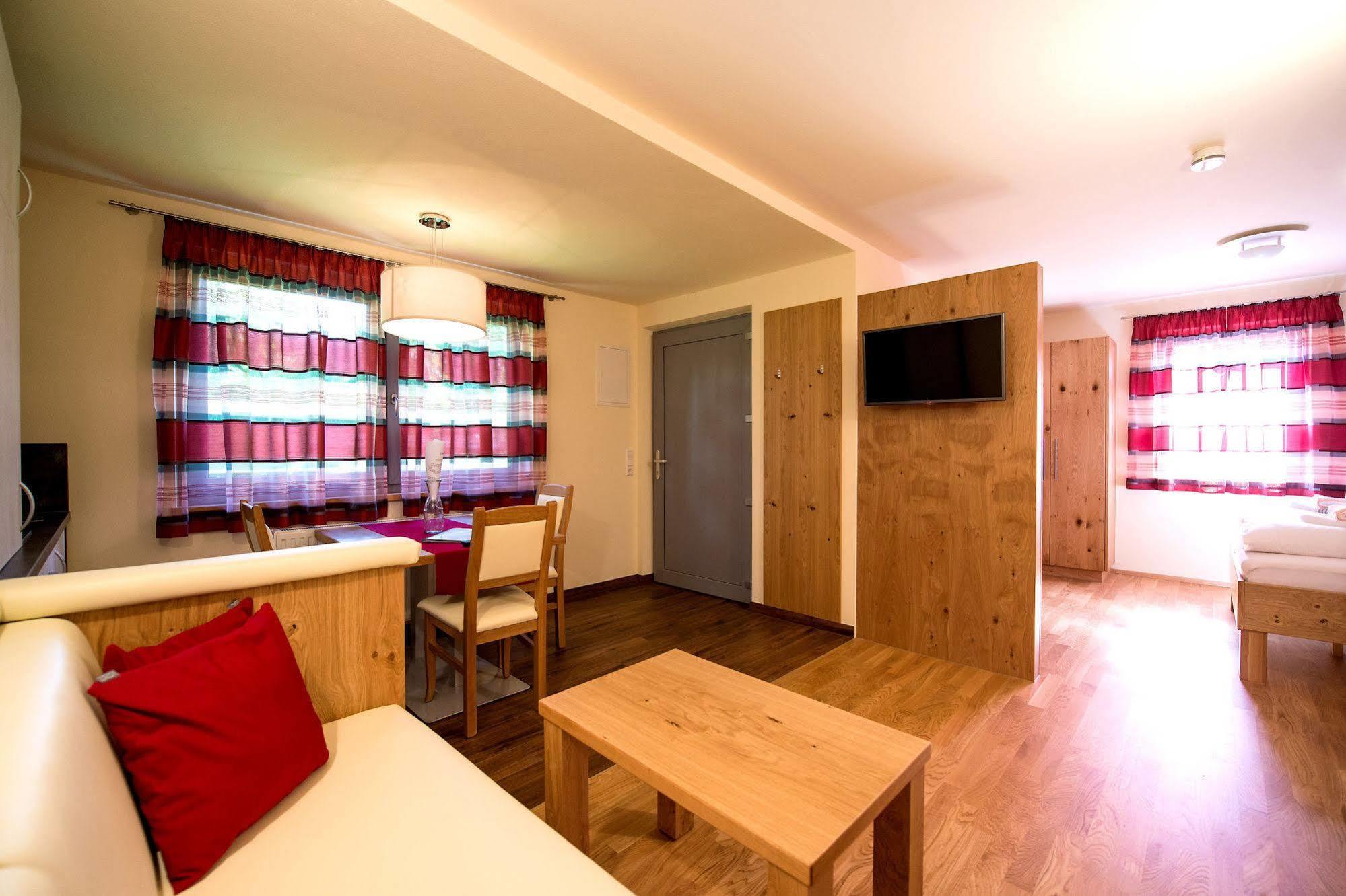 Burgls Apartmenthaus Tröpolach Kültér fotó